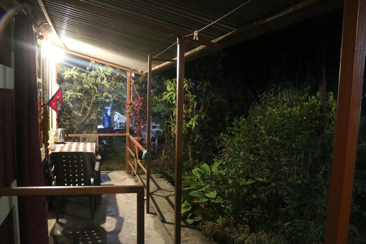 Gurkha Lodge Похара Екстериор снимка
